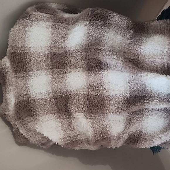 Fuzzy pullover - Picture 6 of 7